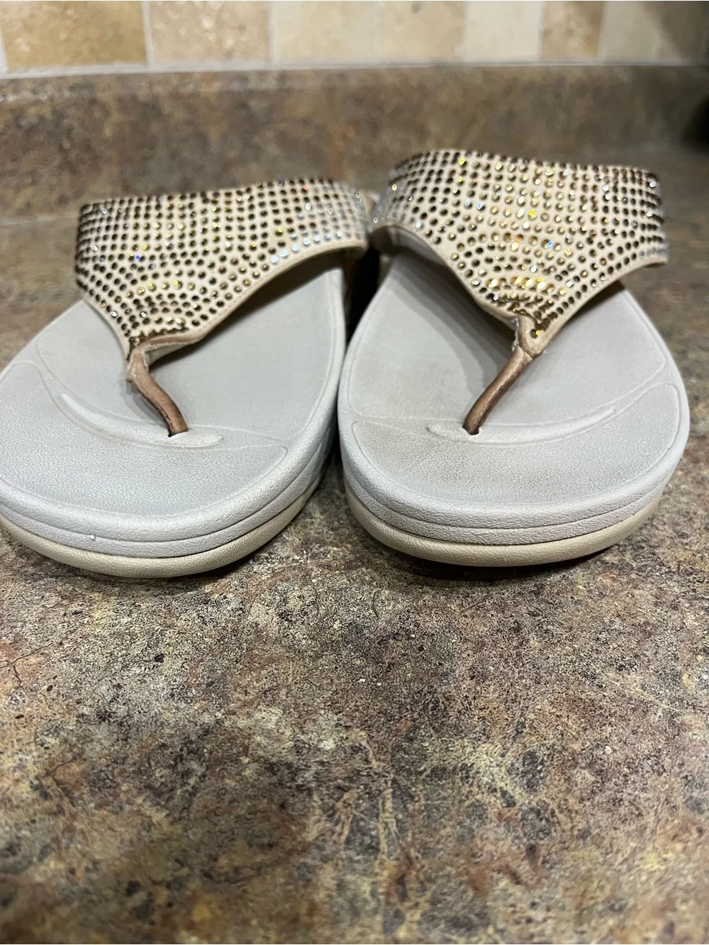 FitFlop Flare Rhinestone Thong Sandals Women 11 Beige Crystal 302-094 Walking